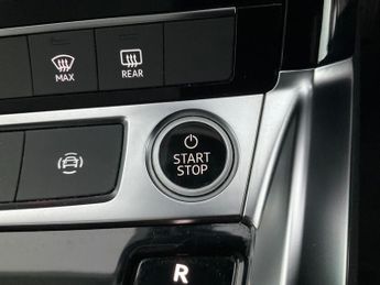 Audi e-tron 50 Technik quattro 71.2kWh (313 ps) - KEYLESS ENTRY - LED - REVE