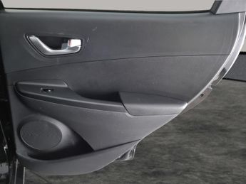 Hyundai Kona 39kWh SE Connect (10.5kW Charger) (136 ps) - REVERSE CAM - NAV -