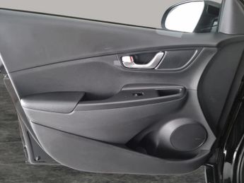 Hyundai Kona 39kWh SE Connect (10.5kW Charger) (136 ps) - REVERSE CAM - NAV -