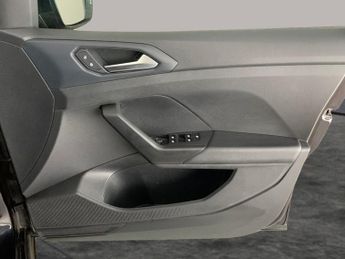 Volkswagen T-cross 1.0 TSI Black Edition DSG (110 ps) - NAV - BLIND SPOT ASSIST - B