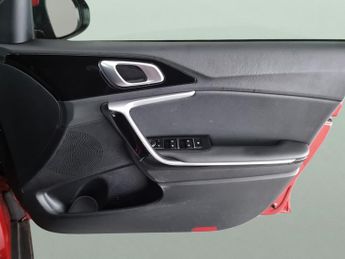 Kia Xceed 1.6 GDi 8.9kWh 3 Plug-in DCT (139 bhp) - HEATED STEERING - LANE 