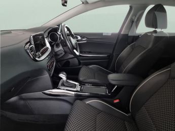 Kia Xceed 1.6 GDi 8.9kWh 3 Plug-in DCT (139 bhp) - HEATED STEERING - LANE 