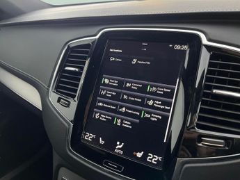 Volvo XC90 2.0 B5 MHEV R-Design 4WD (250 ps) - SENSUS SAT NAV - ACTIVE LANE