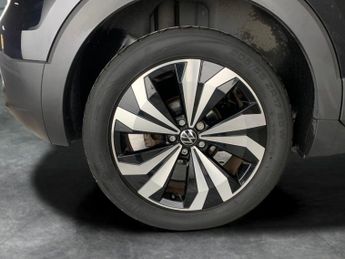 Volkswagen T-cross 1.0 TSI Black Edition DSG (110 ps) - NAV - BLIND SPOT ASSIST - B