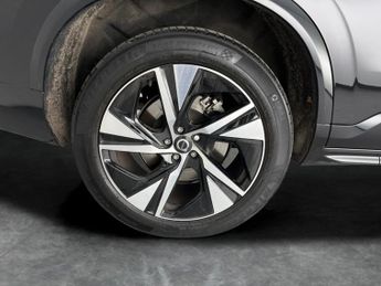 Volvo XC90 2.0 B5 MHEV R-Design 4WD (250 ps) - SENSUS SAT NAV - ACTIVE LANE