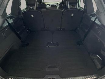 Volvo XC90 2.0 B5 MHEV R-Design 4WD (250 ps) - SENSUS SAT NAV - ACTIVE LANE