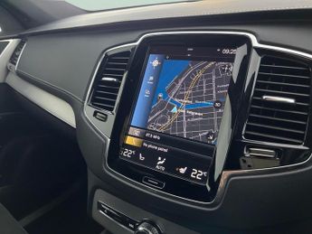 Volvo XC90 2.0 B5 MHEV R-Design 4WD (250 ps) - SENSUS SAT NAV - ACTIVE LANE