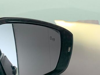 Volkswagen T-cross 1.0 TSI Black Edition DSG (110 ps) - BLIND SPOT ASSIST - BLUETOO