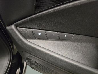 Audi e-tron 55 quattro 95kWh (408 ps) - ADJUSTABLE SUSPENSION - LANE DEPARTU