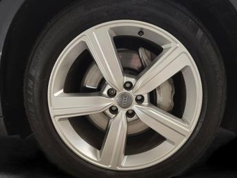 Audi e-tron 55 quattro 95kWh (408 ps) - ADJUSTABLE SUSPENSION - LANE DEPARTU