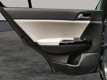 Kia Sportage 1.6 T-GDi GT-Line DCT AWD (174 bhp) - LANE DEPARTURE  - BLUETOOT