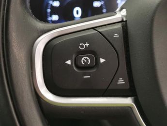 Volvo XC60 2.0 T5 Momentum AWD (250 ps) - SENSUS SAT NAV - ACTIVE LANE ASSI