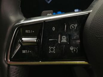 Renault Megane E-tech 60kWh launch edition (220 ps) - AUTO PARK - LED - REVERSE CAM