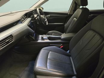Audi e-tron 55 quattro 95kWh (408 ps) - ADJUSTABLE SUSPENSION - LANE DEPARTU