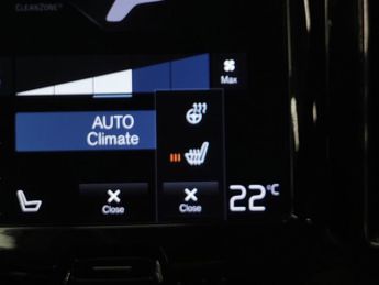 Volvo XC60 2.0 T5 Momentum AWD (250 ps) - SENSUS SAT NAV - ACTIVE LANE ASSI