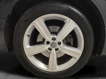 Audi e-tron 55 quattro 95kWh (408 ps) - HEATED SEATS - ADJUSTABLE SUSPENSION