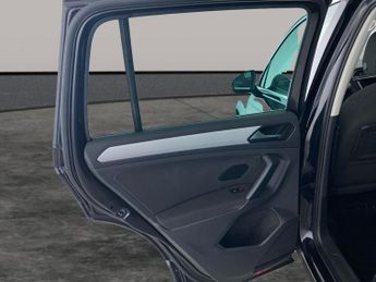 Volkswagen Tiguan 2.0 TDI Match DSG (150 ps) - PARK SENSORS - PADDLE SHIFT - 19IN 