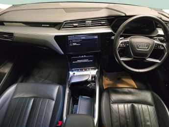 Audi e-tron 55 quattro 95kWh (408 ps) - HEATED SEATS - ADJUSTABLE SUSPENSION
