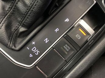 Volkswagen Tiguan 2.0 TDI Match DSG (150 ps) - PARK SENSORS - PADDLE SHIFT - 19IN 