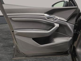 Audi e-tron 55 quattro 95kWh (408 ps) - HEATED SEATS - ADJUSTABLE SUSPENSION