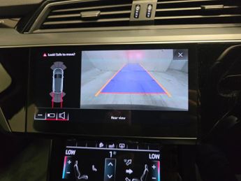 Audi e-tron 55 quattro 95kWh (408 ps) - HEATED SEATS - ADJUSTABLE SUSPENSION