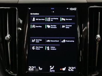 Volvo XC60 2.0 T5 Momentum AWD (250 ps) - SENSUS SAT NAV - ACTIVE LANE ASSI