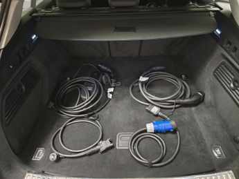Audi e-tron 55 quattro 95kWh (408 ps) - ADJUSTABLE SUSPENSION - LANE DEPARTU