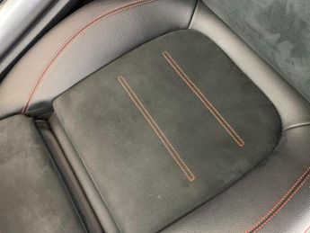 Mercedes-Benz EQA EQA 250 66.5kWh AMG Line (Premium) (190 ps) - NAV - ADAPTIVE LIG