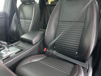 Land Rover Discovery Sport 2.0 D200 MHEV R-Dynamic HSE 4WD (204 ps) - CARPLAY - KEYLESS ENT