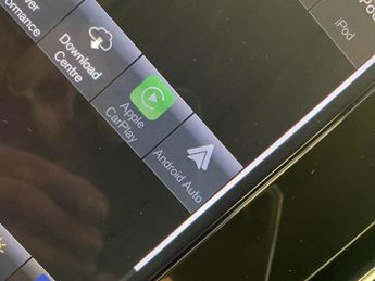 Volvo XC40 1.5h T4 Recharge 10.7kWh Plus Plug-in (211 ps) - SENSUS SAT NAV 