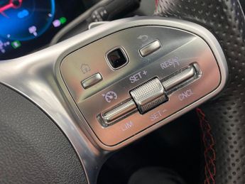 Mercedes-Benz EQA EQA 250 66.5kWh AMG Line (Premium) (190 ps) - NAV - ADAPTIVE LIG