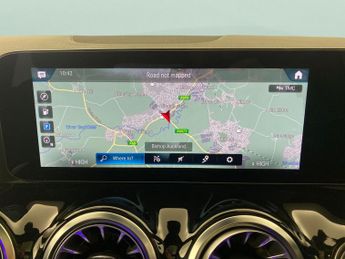 Mercedes-Benz EQA EQA 250 66.5kWh AMG Line (Premium) (190 ps) - NAV - ADAPTIVE LIG