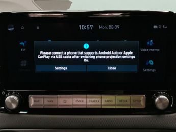 Hyundai Kona 64kWh Premium (10.5kW Charger) (204 ps) - HEATED SEATS - HEATED 