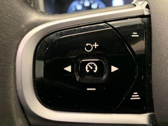 Volvo V90 2.0 D4 Momentum Plus (190 ps) - SENSUS SAT NAV - AUTO PARK - LED