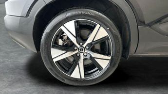 Volvo XC40 Recharge 69kWh Plus (231 ps) - BLIND SPOT ASSIST - BLUETOOTH