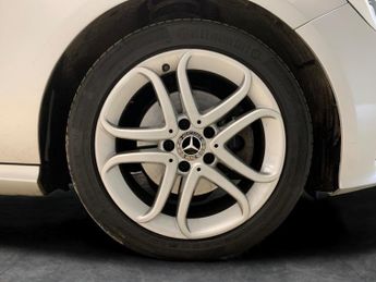 Mercedes-Benz A Class 1.6 A180 Sport Edition 7G-DCT (122 ps) - NAV - LEATHER - KEYLESS