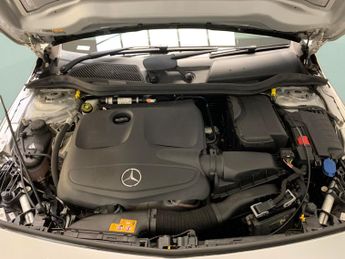 Mercedes-Benz A Class 1.6 A180 Sport Edition 7G-DCT (122 ps) - NAV - LEATHER - KEYLESS