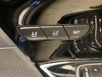 Kia Niro 64kWh 4+ (201 bhp) - HEATED STEERING - BLIND SPOT ASSIST