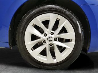 Skoda Octavia 2.0 TDI SE L DSG (150 ps) - SMARTLINK - HEATED SEATS - BLUETOOTH