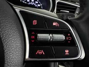 Kia Xceed 1.6 GDi 8.9kWh 3 Plug-in DCT (139 bhp) - REVERSE CAM - HEATED SE