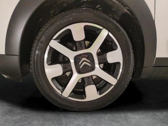 Citroen C4 Cactus 1.2 PureTech Flair EAT6 (130 ps) - 17IN ALLOYS - PARK SENSORS - 
