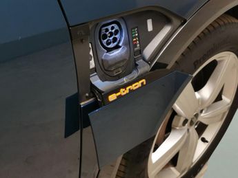 Audi e-tron 55 Technik quattro 95kWh (11kW Charger) (408 ps) - ADJUSTABLE SU