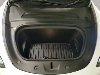 Tesla Model Y (Dual Motor) Long Range 4WDE (384 bhp) - HEATED STEERING