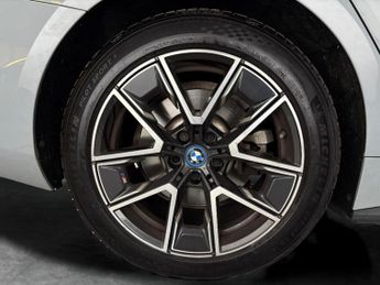 BMW i4 40 83.9kWh M Sport Gran Coupe eDrive (340 ps) - NAV - WIFI - BLU