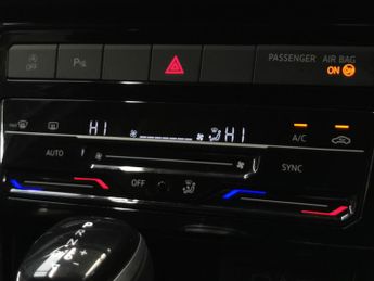 Volkswagen T-cross 1.0 TSI R-Line DSG (110 ps) - BLIND SPOT ASSIST - ACTIVE INFO DI