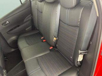 Nissan Leaf 40kWh N-Connecta (150 ps) - 17IN ALLOYS - AIR CON - KEYLESS STAR