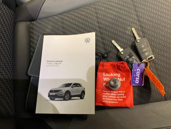 Volkswagen T-Roc 1.5 TSI GPF EVO R-Line DSG (150 ps) - HEATED SEATS - NAV - BLUET