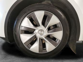 Tesla Model Y (Dual Motor) Long Range 4WDE (384 bhp) - HEATED STEERING