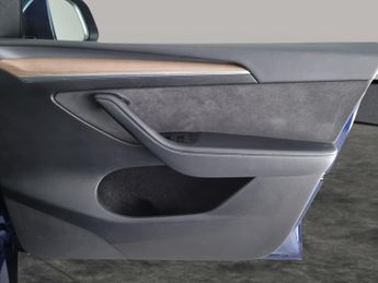 Tesla Model Y (Dual Motor) Long Range 4WDE (384 bhp) - REVERSE CAM - NAV - LEA
