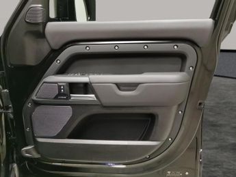Land Rover Defender 110 3.0 P400 MHEV X 4WD (400 ps) - ADAPT CRUISE - HUD - CARPLAY